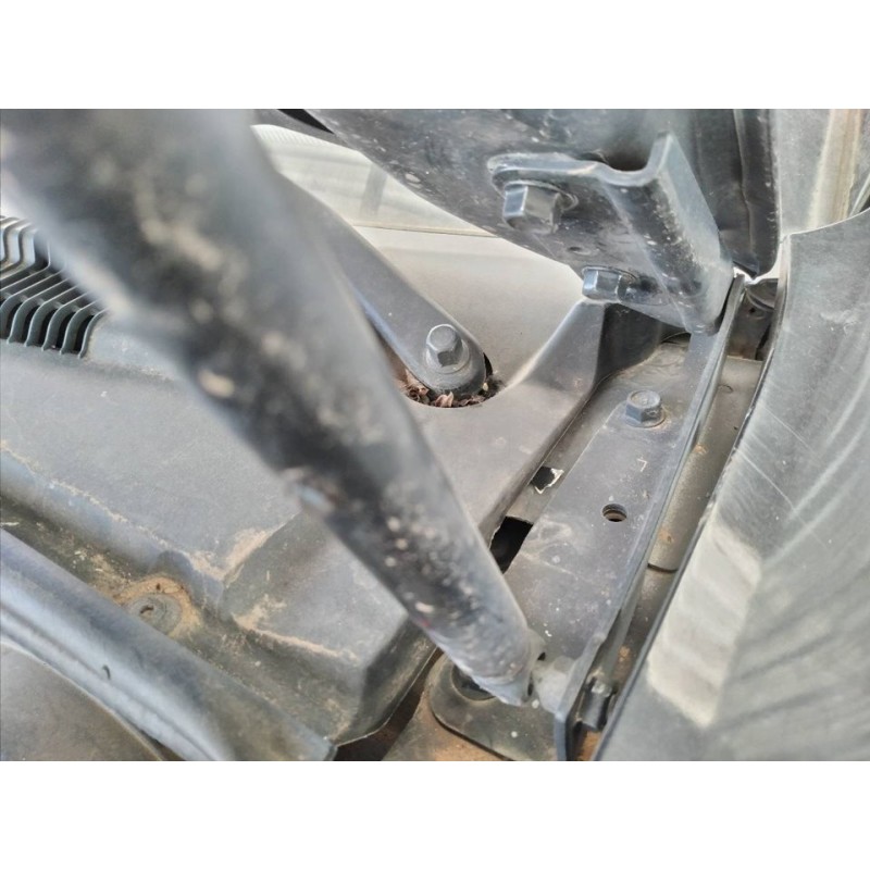 Recambio de bisagra capot izquierda para ssangyong rexton rx 270 plus / 270 xdi plus referencia OEM IAM   
