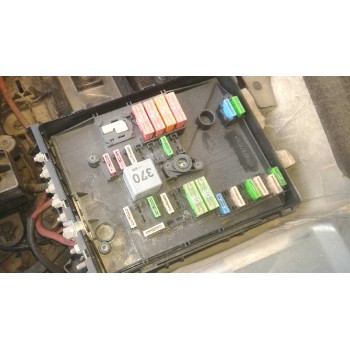 CAJA RELES / FUSIBLES 1D090707 