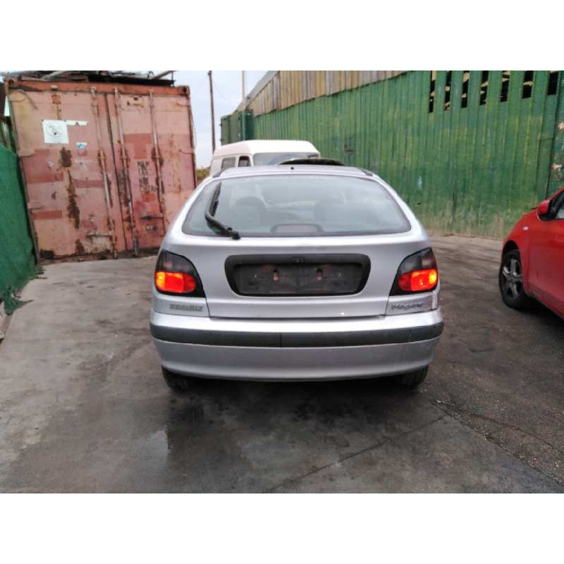 renault megane i berlina hatchback (ba0) del año 1996
