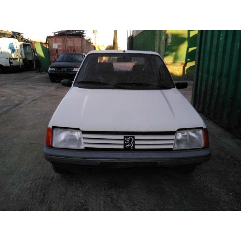 peugeot 205 berlina del año 1988