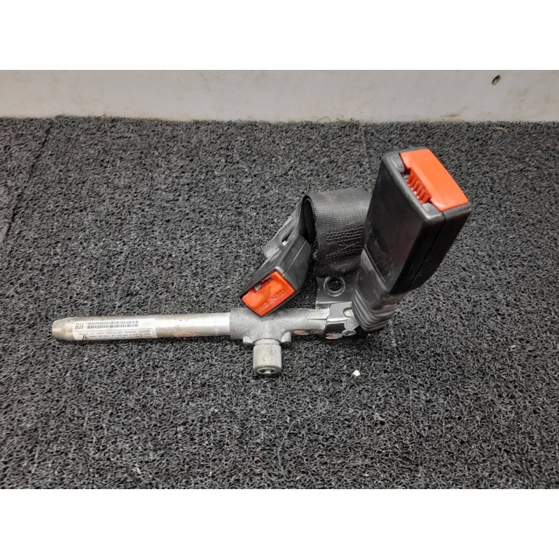 Recambio de enganche cinturon trasero derecho para bmw serie 3 berlina (e90) 320d referencia OEM IAM   