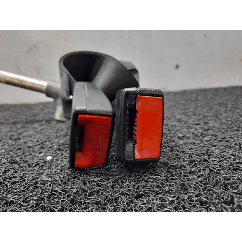Recambio de enganche cinturon trasero derecho para bmw serie 3 berlina (e90) 320d referencia OEM IAM - Gris 3