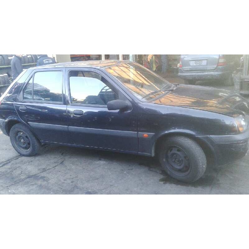 ford fiesta berlina (dx) del año 2001