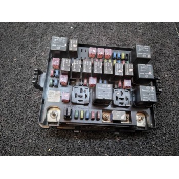CAJA RELES / FUSIBLES D29ST 04C26D AK4067