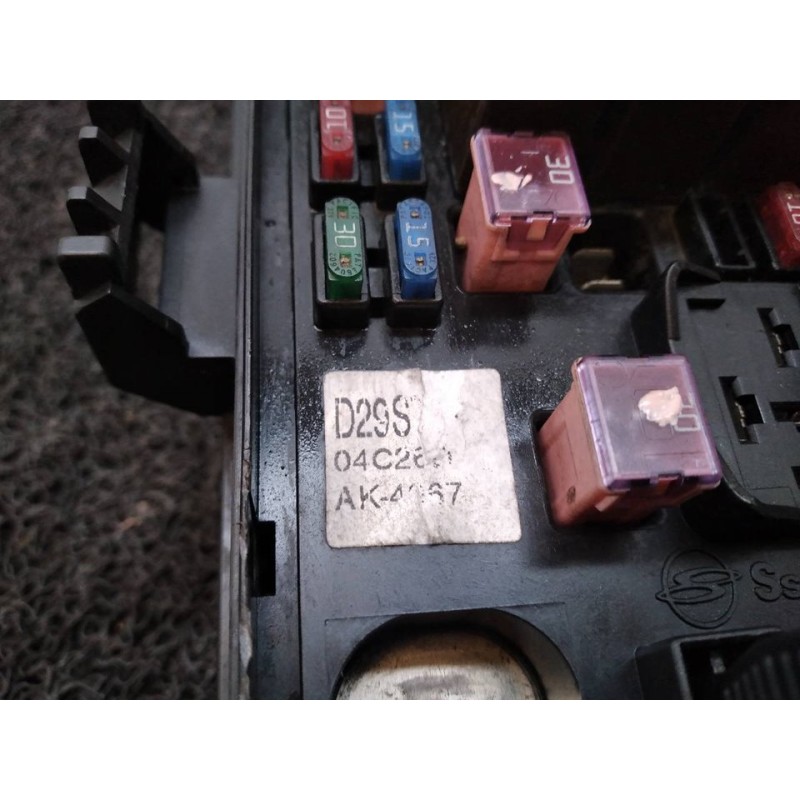 Recambio de caja reles / fusibles para ssangyong rexton 290 referencia OEM IAM D29ST 04C26D AK4067 - Negro 3