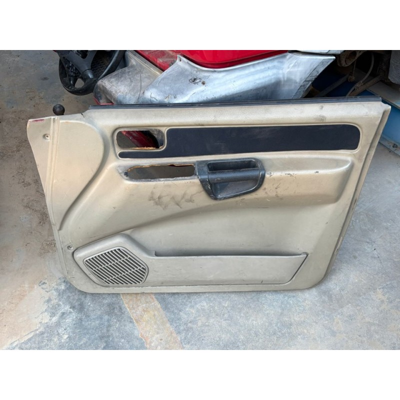 Recambio de guarnecido puerta delantera derecha para nissan terrano/terrano.ii (r20) comfort referencia OEM IAM   