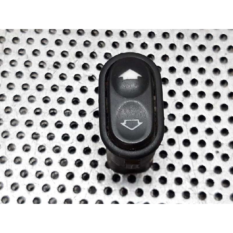 Recambio de mando elevalunas delantero izquierdo para ford fiesta berl./courier porto referencia OEM IAM   