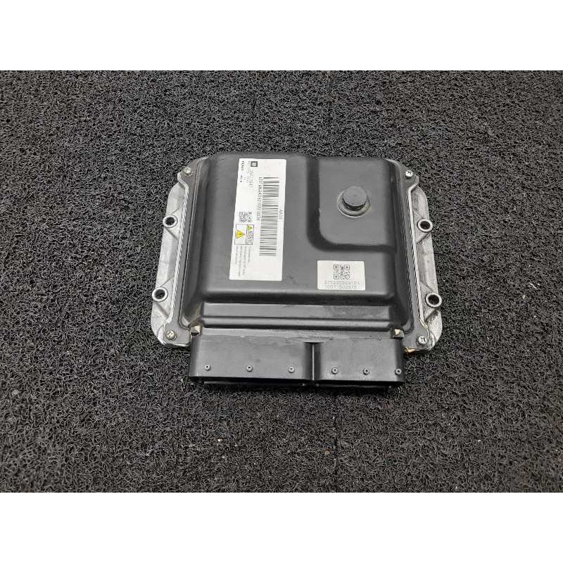 Recambio de centralita motor uce para opel astra j lim. enjoy referencia OEM IAM 55577647 MB2758008884 DENSO