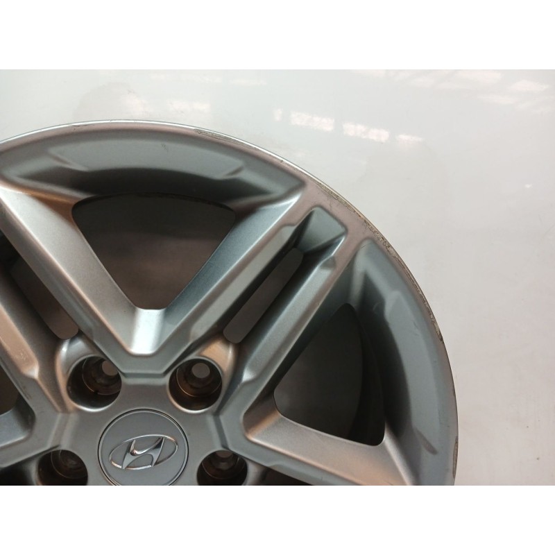 Recambio de llanta para hyundai kona maxx 2wd referencia OEM IAM 52910J9100 - Rojo 2
