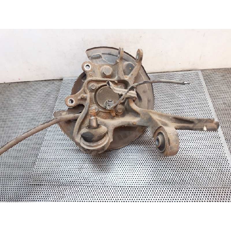 Recambio de mangueta trasera derecha para toyota avensis wagon (t25) 2.0 d-4d executive referencia OEM IAM - Negro 2