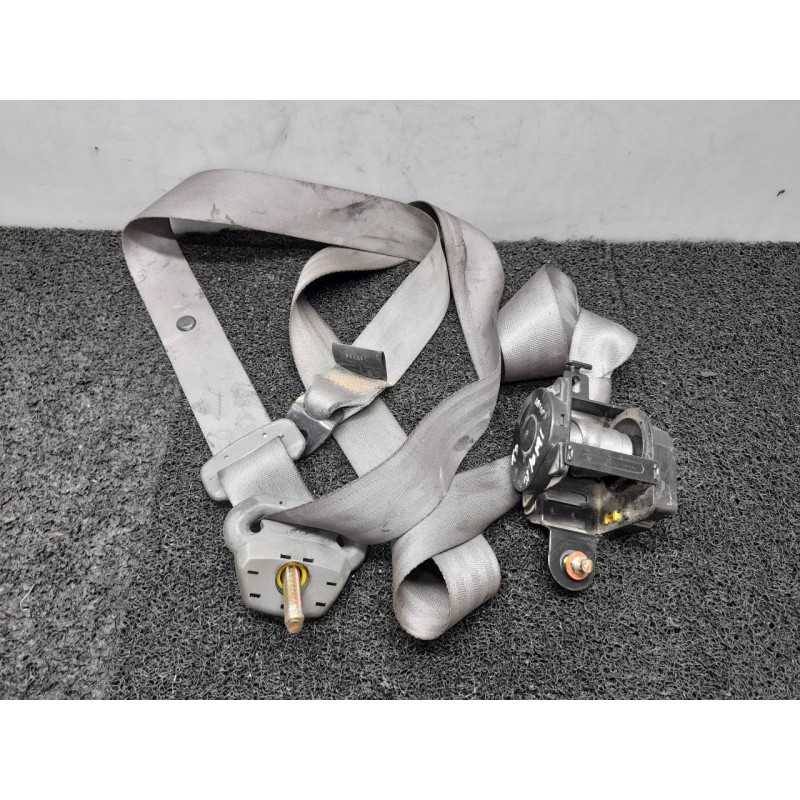 Recambio de cinturon seguridad trasero derecho para kia carens 2.0 crdi ex monovolumen referencia OEM IAM   