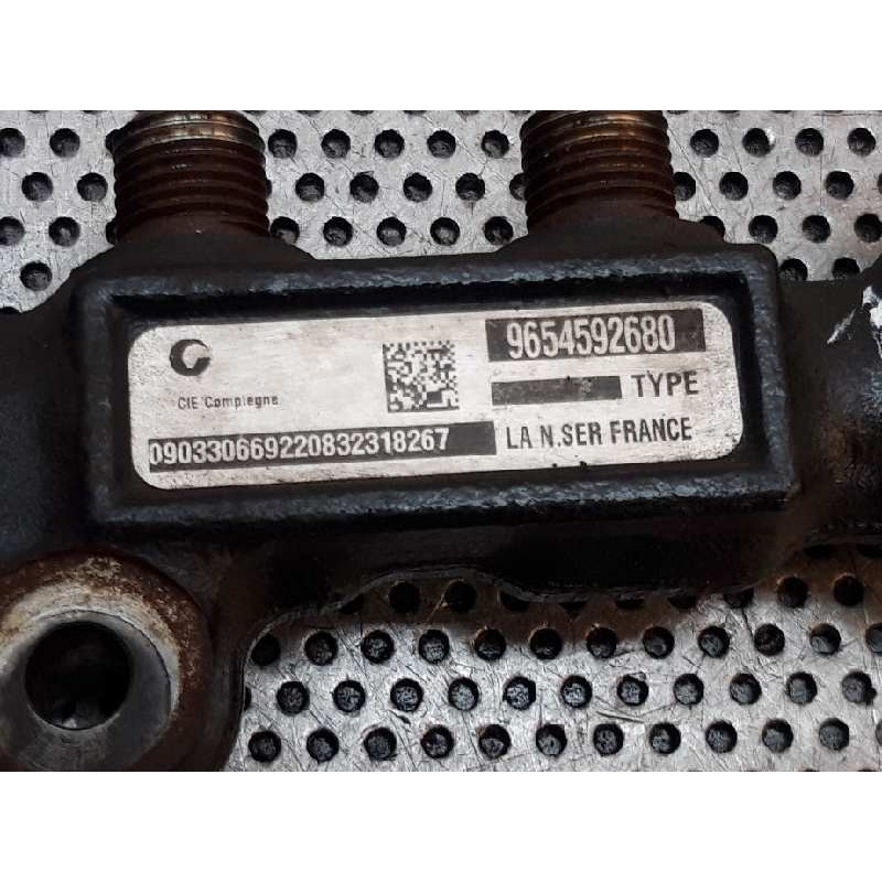 Recambio de rampa inyectora para ford focus lim. (cb4) titanium referencia OEM IAM 9654592680 9658227880 2