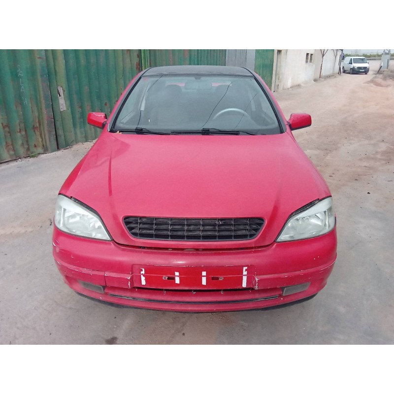 opel astra g berlina del año 2000