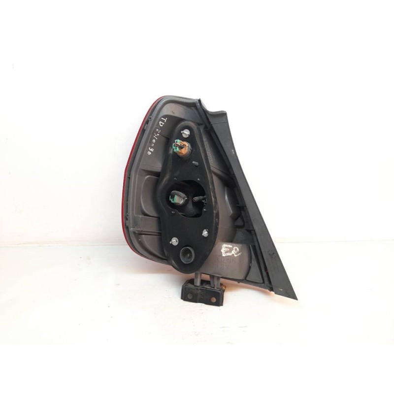 Recambio de piloto trasero derecho para honda jazz (gd1/5) 1.4 ls referencia OEM IAM - Gris 2