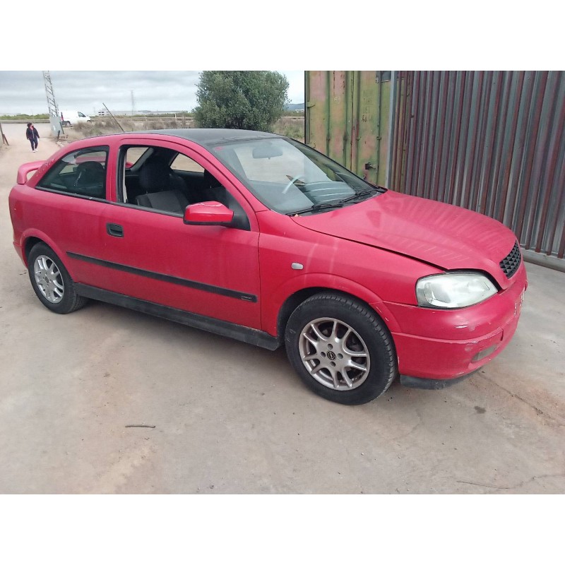 opel astra g berlina del año 2000