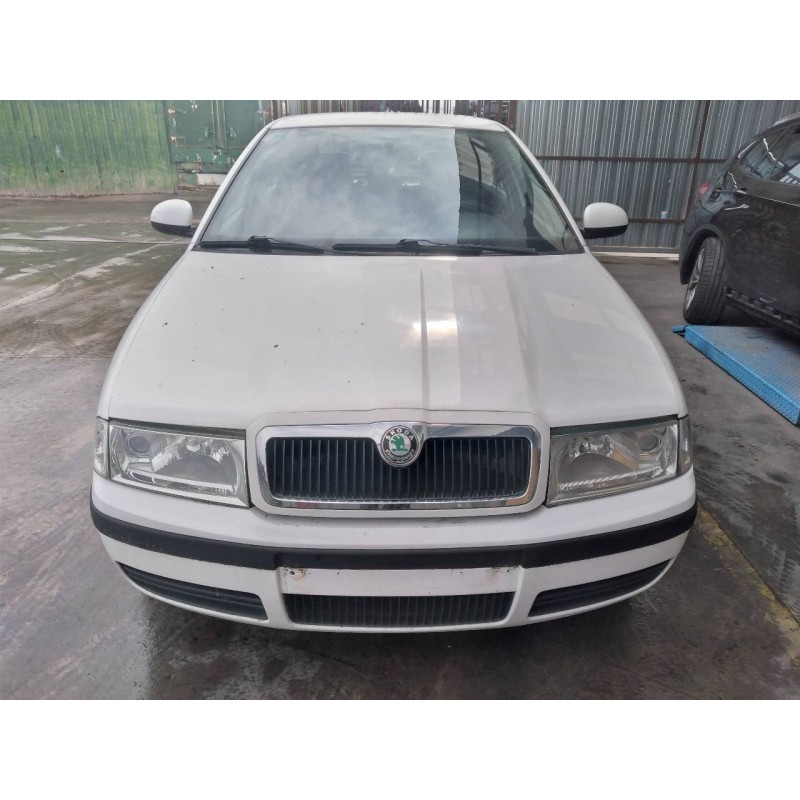 skoda octavia berlina (1u2) del año 2010