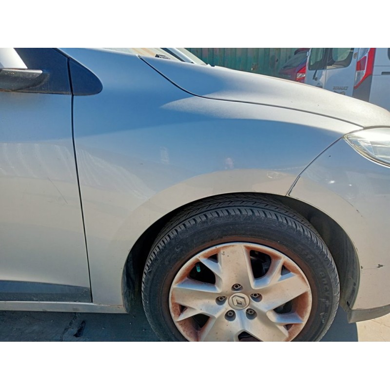 Recambio de aleta delantera derecha para renault megane iii sport tourer dynamique referencia OEM IAM   