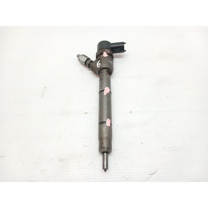 Recambio de inyector para kia cee´d emotion referencia OEM IAM 0445110256 338002A400 