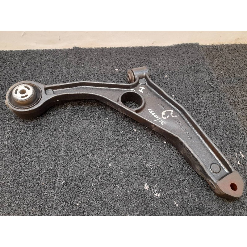 Recambio de brazo suspension inferior delantero izquierdo para dodge journey sxt referencia OEM IAM 04766427AA  