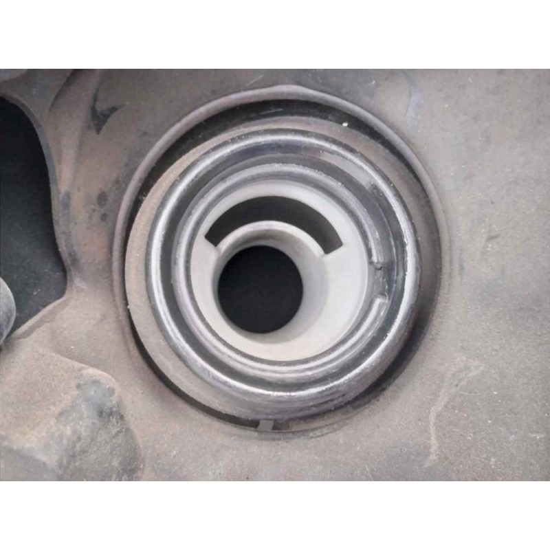 Recambio de boca llenado combustible para kia carnival 2.9 crdi vgt active referencia OEM IAM   