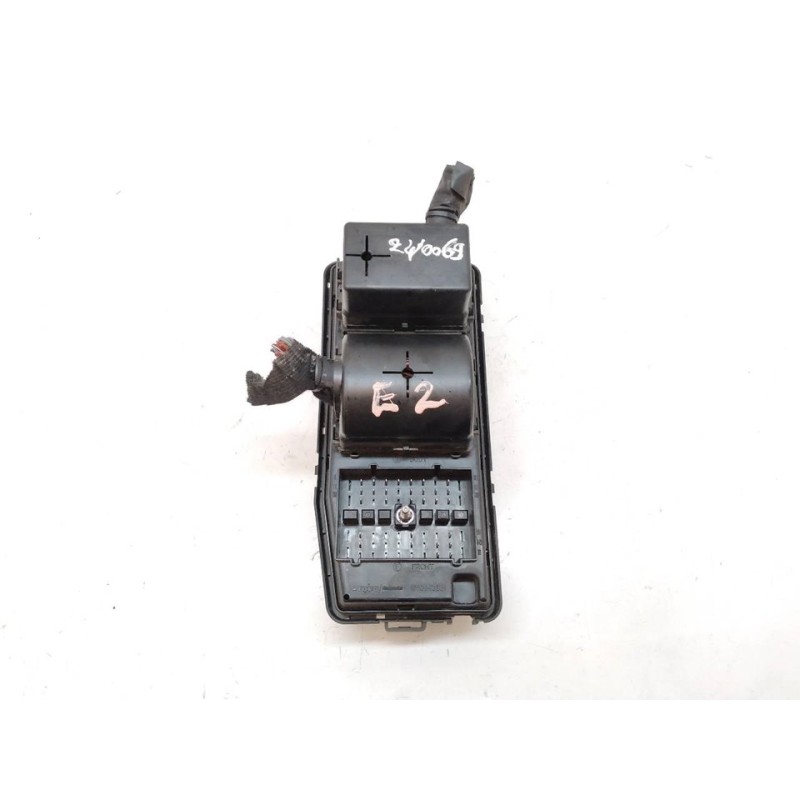Recambio de caja reles / fusibles para chevrolet captiva 2.0 vcdi ls referencia OEM IAM 09432D C100 - Negro 2