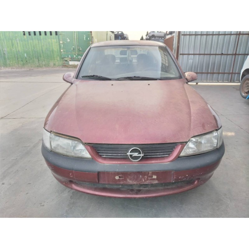 opel vectra b berlina del año 1996