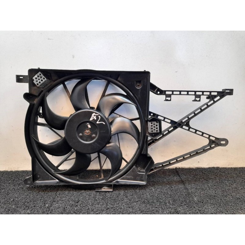 Recambio de electroventilador para opel astra g berlina 2.0 dti referencia OEM IAM 0130303246  BOSCH
