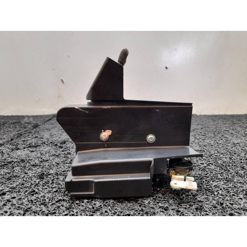 Recambio de cerradura puerta delantera derecha para dacia sandero stepway referencia OEM IAM 3