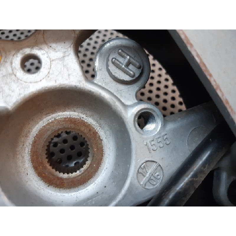 Recambio de volante para toyota avensis wagon (t25) 2.0 d-4d executive referencia OEM IAM 1555 - Negro 2