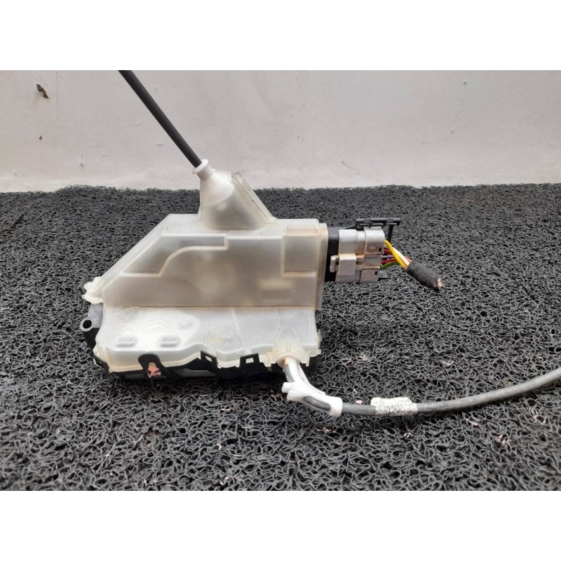 Recambio de cerradura puerta trasera derecha para peugeot 3008 allure referencia OEM IAM 16943629 1498M0070I3 3