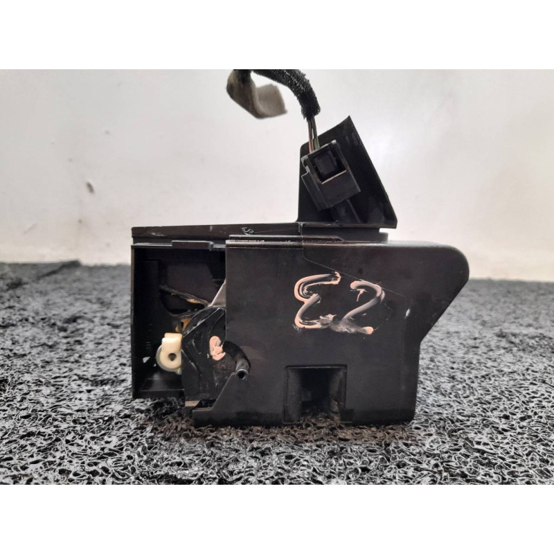 Recambio de cerradura puerta trasera derecha para dacia sandero stepway referencia OEM IAM   