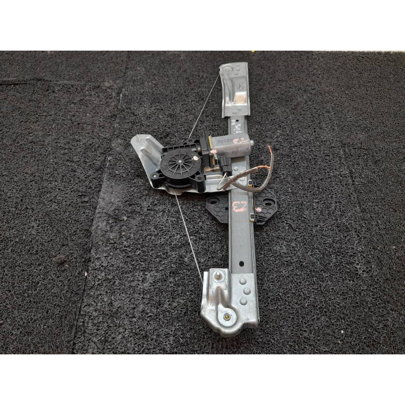 Recambio de elevalunas delantero derecho para dacia sandero stepway referencia OEM IAM M13616C00  