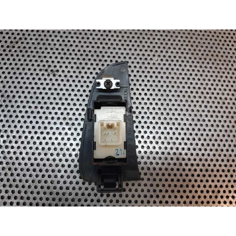 Recambio de mando elevalunas trasero izquierdo para toyota avensis wagon (t25) 2.0 d-4d executive referencia OEM IAM - Negro 2