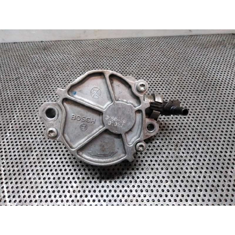 Recambio de depresor freno / bomba vacio para ford focus lim. (cb4) titanium referencia OEM IAM D1562B0102W - Blanco 4