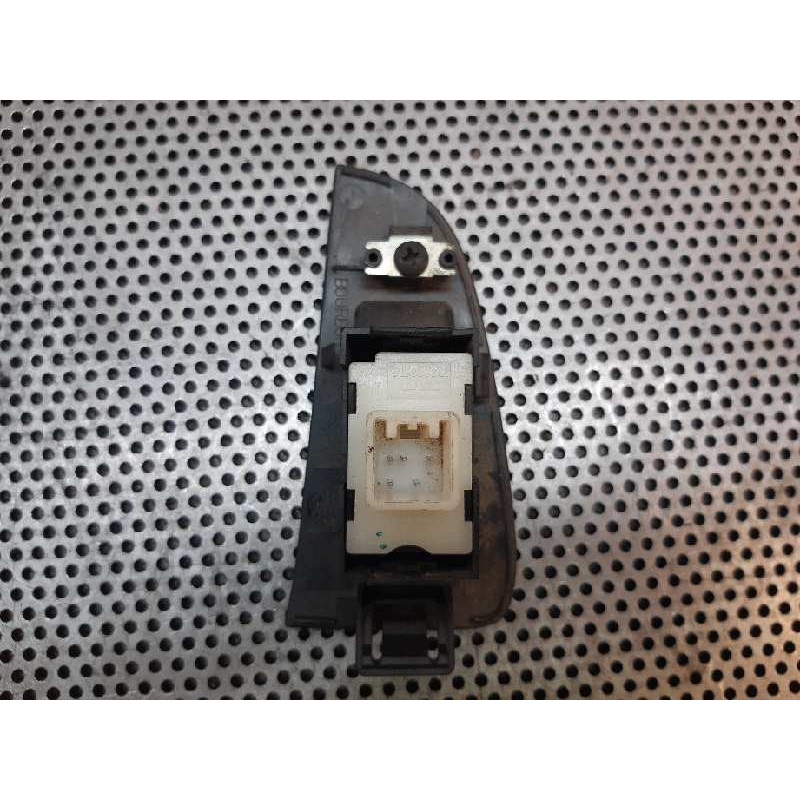 Recambio de mando elevalunas trasero derecho para toyota avensis wagon (t25) 2.0 d-4d executive referencia OEM IAM - Negro 2