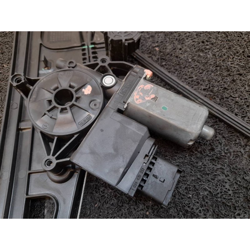 Recambio de elevalunas delantero derecho para peugeot 3008 allure referencia OEM IAM 9830389280 9829482280 8