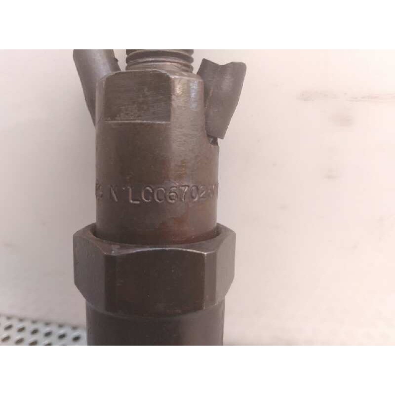 Recambio de inyector para nissan trade 2.8d referencia OEM IAM NLCC6702501C 3