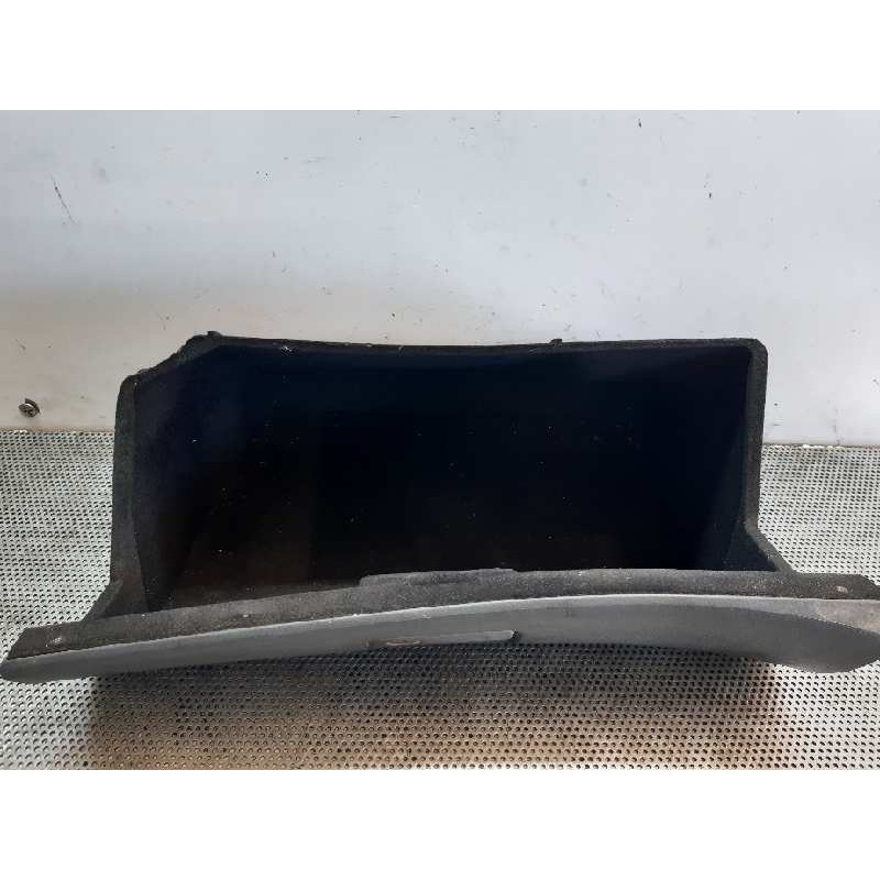 Recambio de guantera para toyota avensis wagon (t25) 2.0 d-4d executive referencia OEM IAM - Negro 2