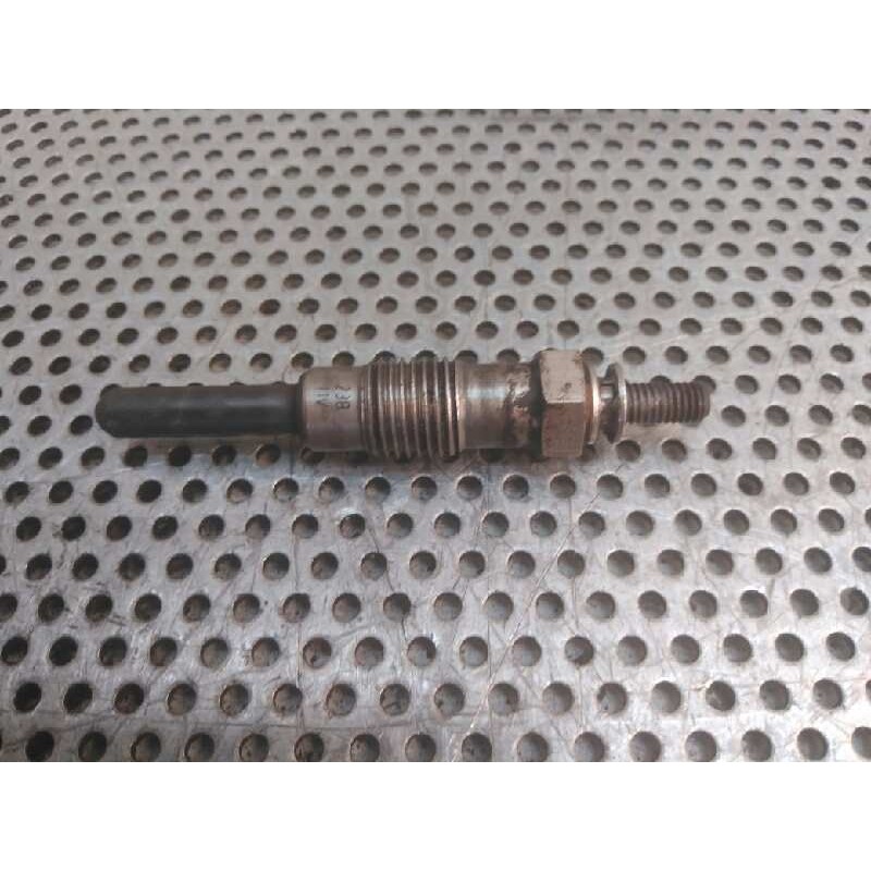 Recambio de calentadores para nissan trade 2.8d referencia OEM IAM 0100221133  