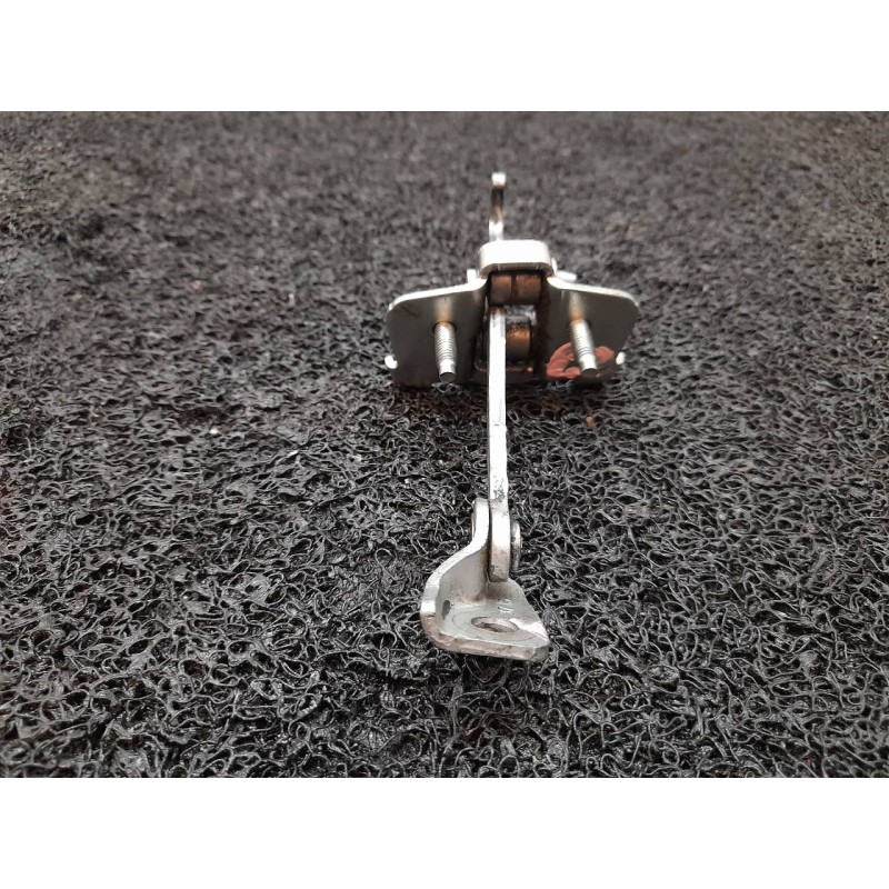 Recambio de retenedor puerta delantera derecha para dacia sandero stepway referencia OEM IAM 2