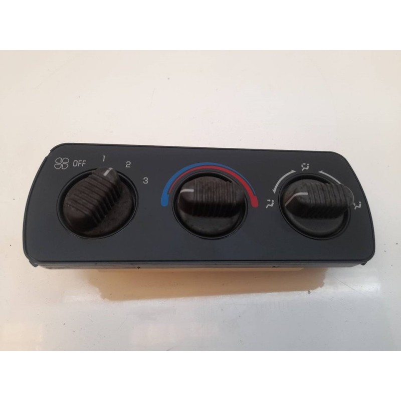 Recambio de mando calefaccion / aire acondicionado para chevrolet tahoe 5.3 lt premium referencia OEM IAM 15748176  