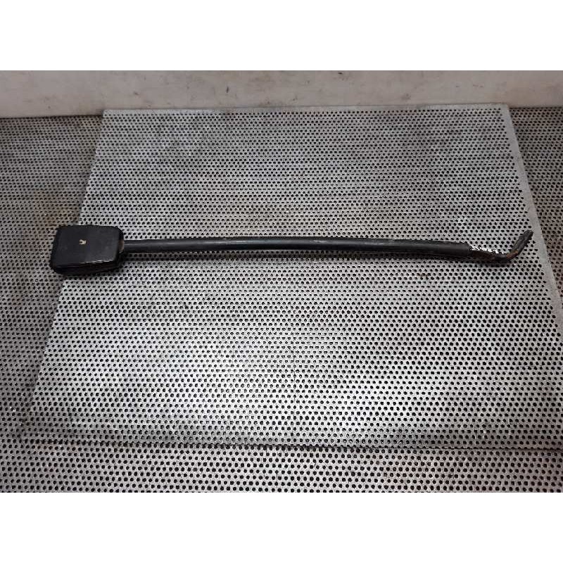 Recambio de enganche cinturon delantero derecho para ford transit, caja cerr. largo 95 ft 100 2.5 referencia OEM IAM