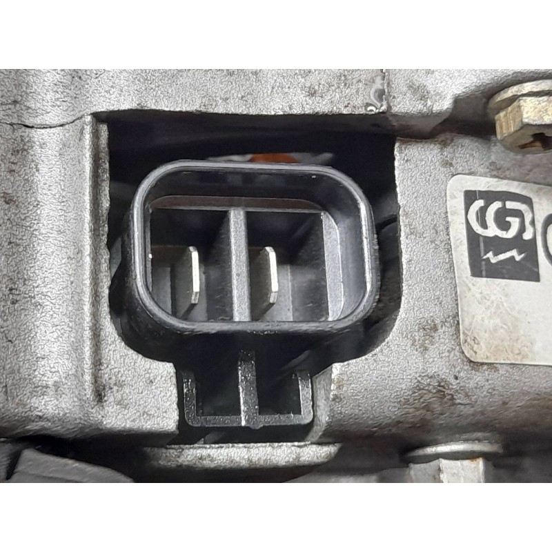 Recambio de alternador para kia carens 2.0 crdi ex monovolumen referencia OEM IAM CGB19110 - Azul 3