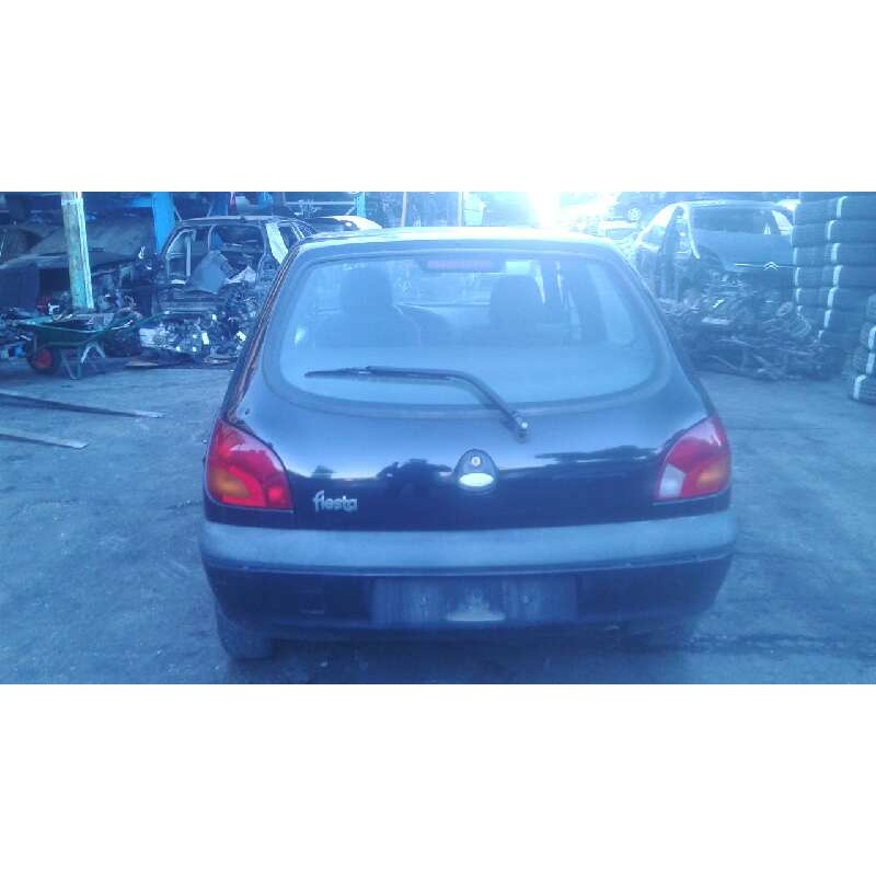 ford fiesta berlina (dx) del año 2001