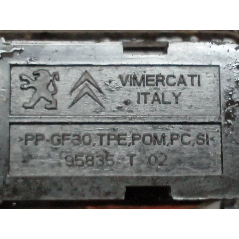 Recambio de maneta exterior porton para peugeot 3008 allure referencia OEM IAM 95835T02 3
