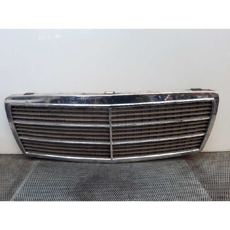 Recambio de rejilla delantera para mercedes-benz clase c (w202) berlina 250 td (202.128) referencia OEM IAM   