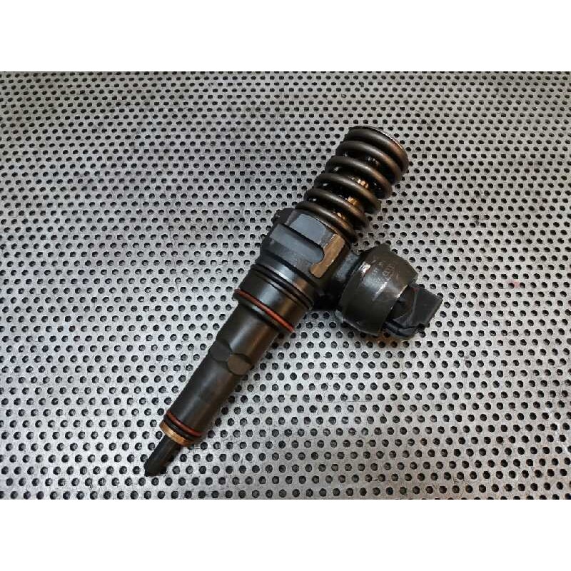 Recambio de inyector para volkswagen polo berlina (6n2) trendline referencia OEM IAM 0414720035 045130073T 