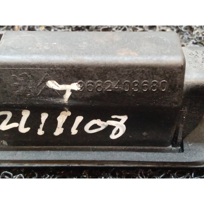 Recambio de piloto matricula para peugeot 3008 allure referencia OEM IAM 9682403680 2