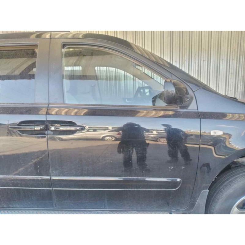 Recambio de puerta delantera derecha para kia carnival 2.9 crdi vgt active referencia OEM IAM   
