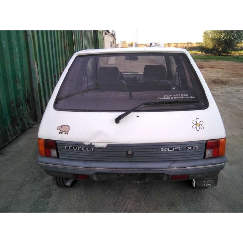 peugeot 205 berlina del año 1988